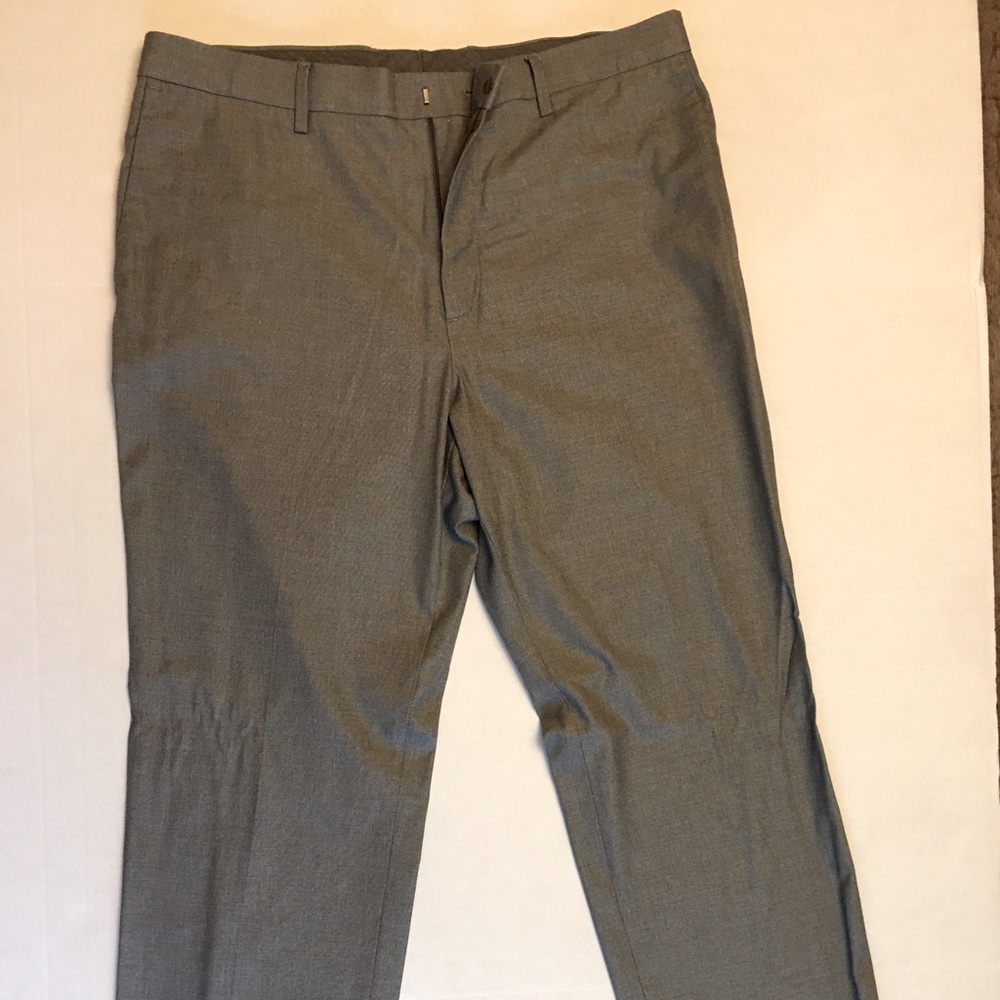 Banana republic men’s trousers in grey.